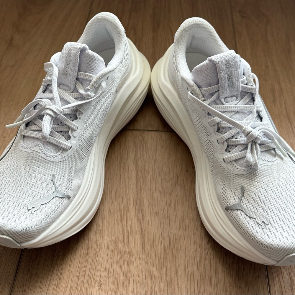 Puma MagMax NITRO Running Sneakers White Silver Women’s 6 NWOT